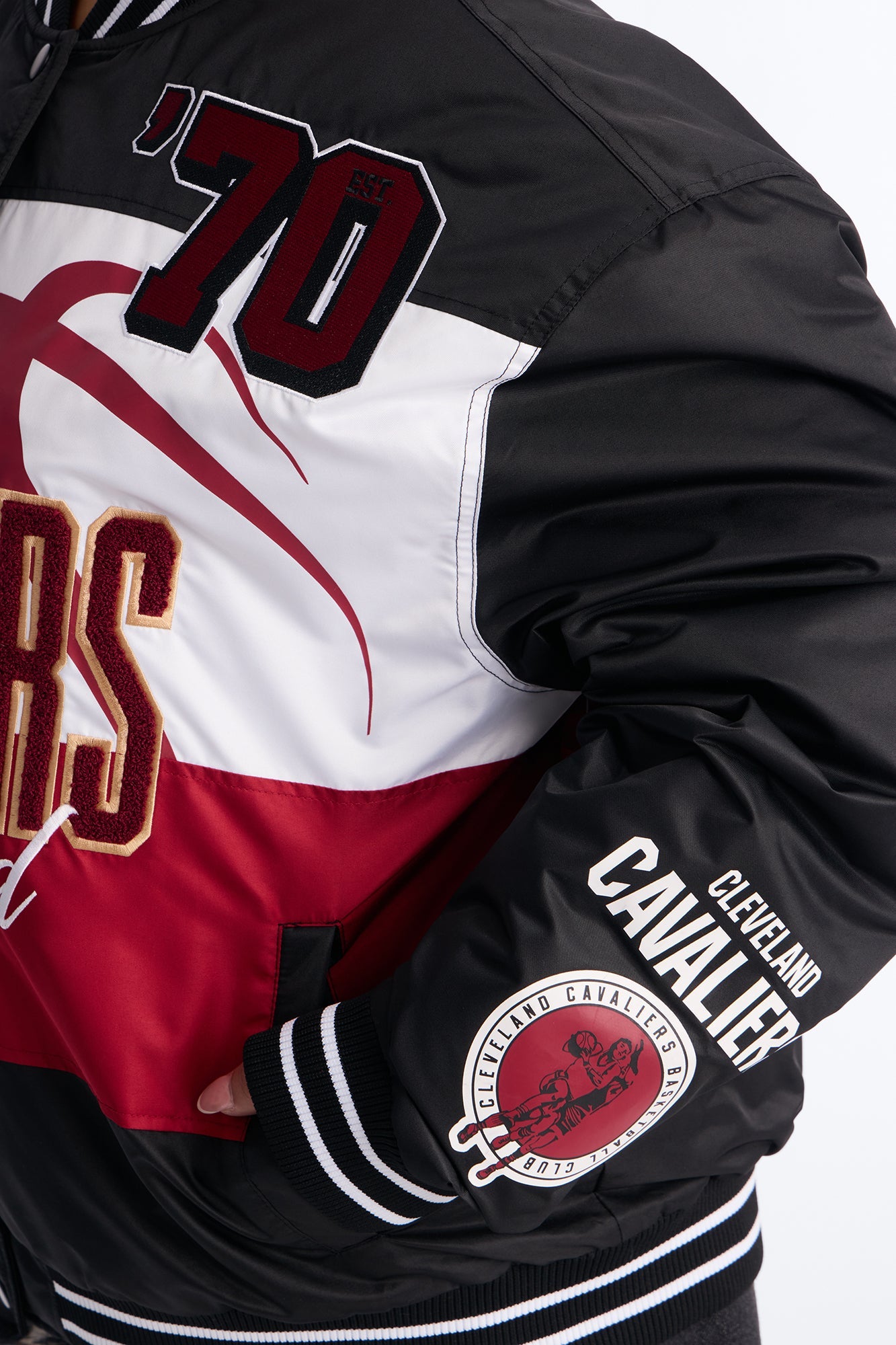 NBA Cleveland Cavaliers Twill Jacket - Black